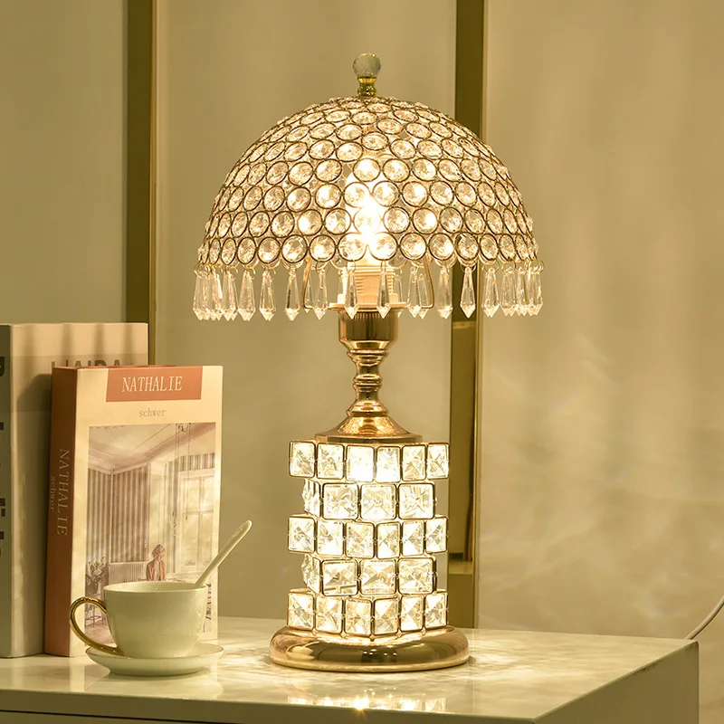 Кристален лампа за спални, Луксозна Романтична Европейската начална Топло Сватбата е Лесна Модерна и креативна нощна лампа за сватбената стая . ' - ' . 0