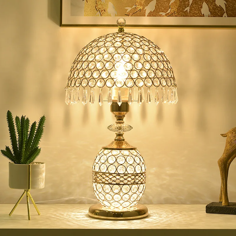 Кристален лампа за спални, Луксозна Романтична Европейската начална Топло Сватбата е Лесна Модерна и креативна нощна лампа за сватбената стая . ' - ' . 1