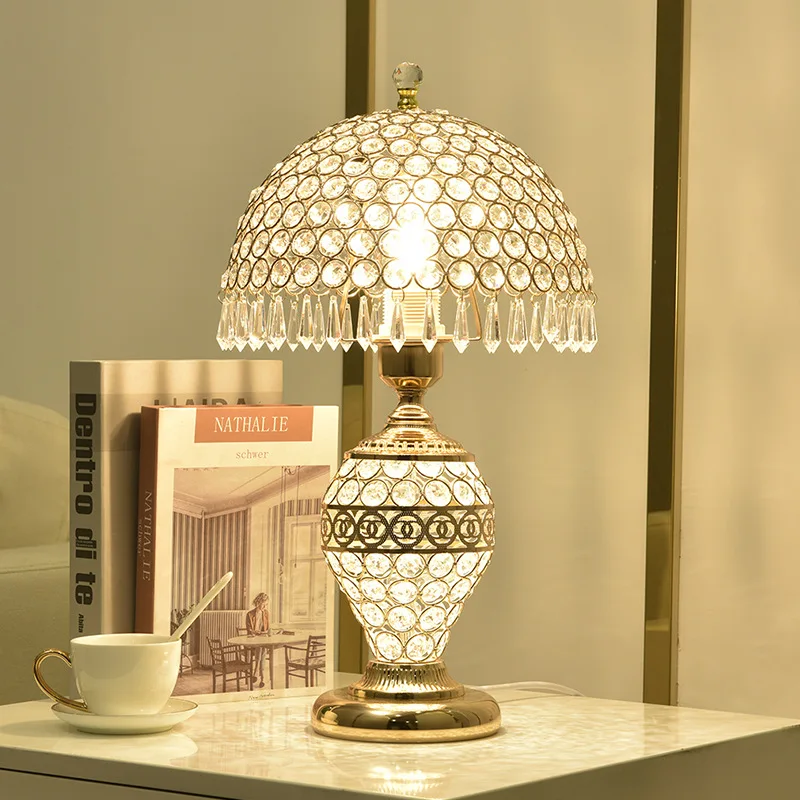 Кристален лампа за спални, Луксозна Романтична Европейската начална Топло Сватбата е Лесна Модерна и креативна нощна лампа за сватбената стая . ' - ' . 3