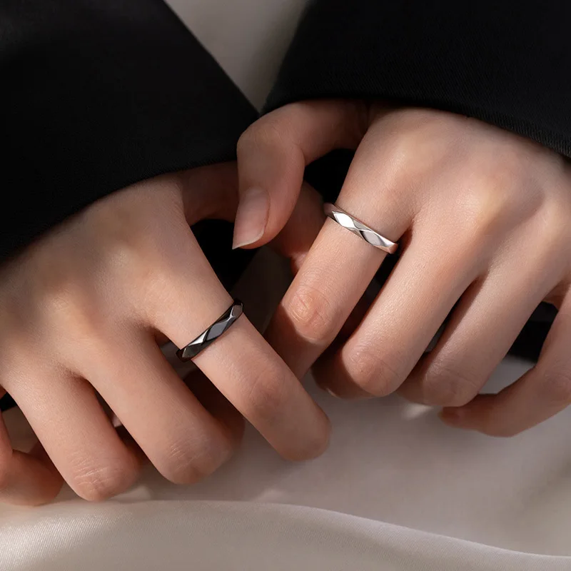 Модерен черно-бели пръстени С Геометрични неравности, Гладка двойка Регулируеми пръстени, Лекота на студентски украси за партита . ' - ' . 3