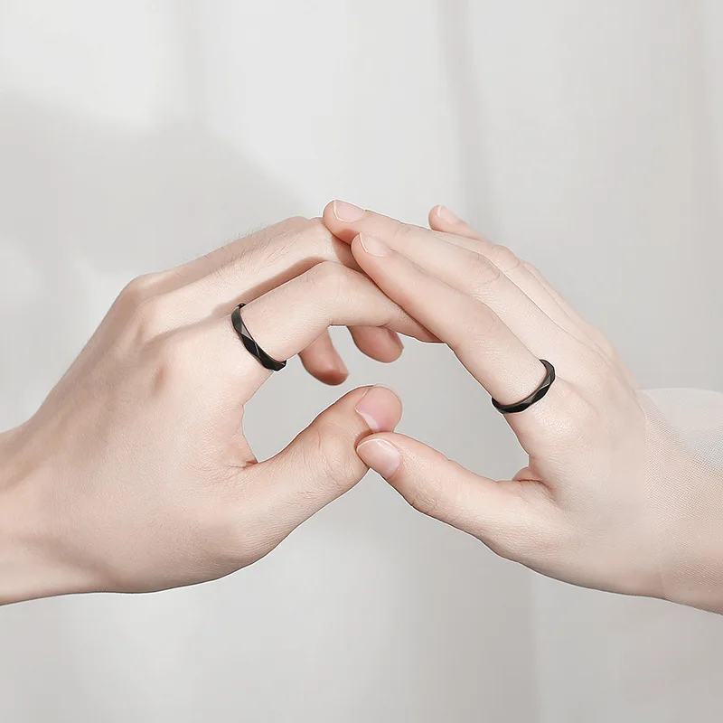 Модерен черно-бели пръстени С Геометрични неравности, Гладка двойка Регулируеми пръстени, Лекота на студентски украси за партита . ' - ' . 4